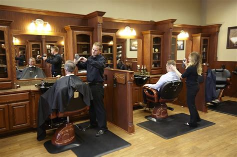 roosters men's grooming center